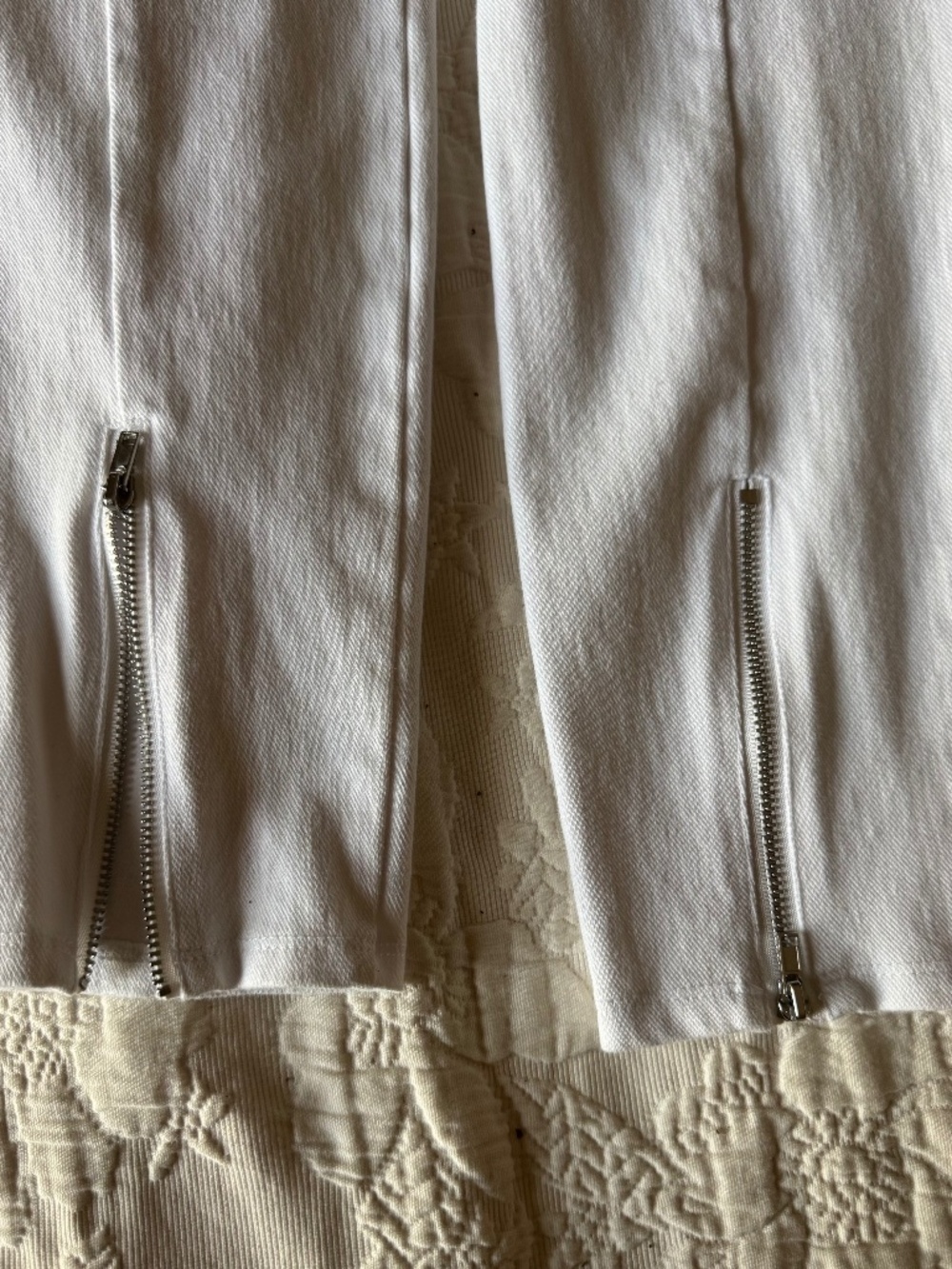 Lysse Knit Denim white pull on jeggings with front ankle zippers size XL